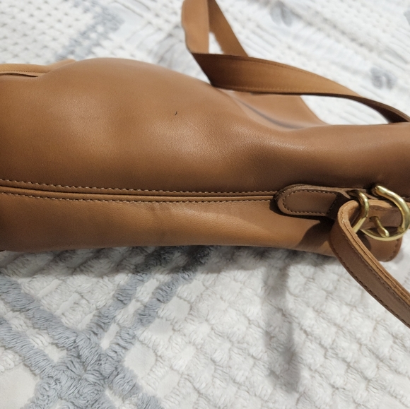 Coach Vintage Equestrian Bucket Shoulder Bag (D8D-9809) - Picture 12 of 16